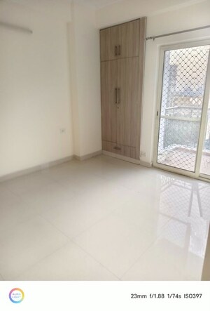 Room in 3 BHK Apartment at Maxblis White House, Sector 75 – for Rent