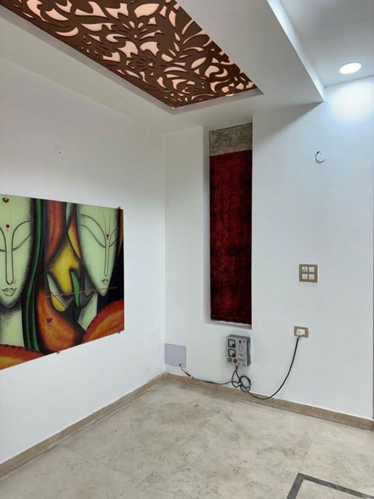 undefined, sector 39 5 Bedroom 250 Sq.Yd. Independent House In Sector 39 Noida 10760519