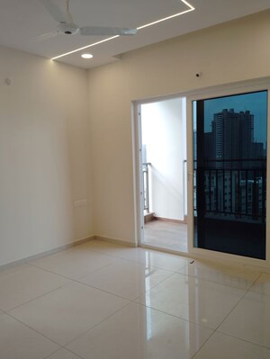 Room in 3 BHK Apartment at Rajapushpa Provincia, Narsingi – for Rent
