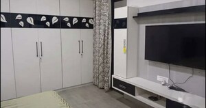 Room in 6 BHK Independent House at Gomti Nagar – for Rent