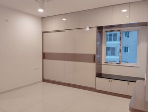 Room in 3 BHK Apartment at Rajapushpa Provincia, Narsingi – for Rent