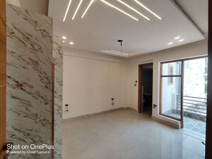 Room in 4 BHK Builder Floor at Green Fields Colony – for Rent