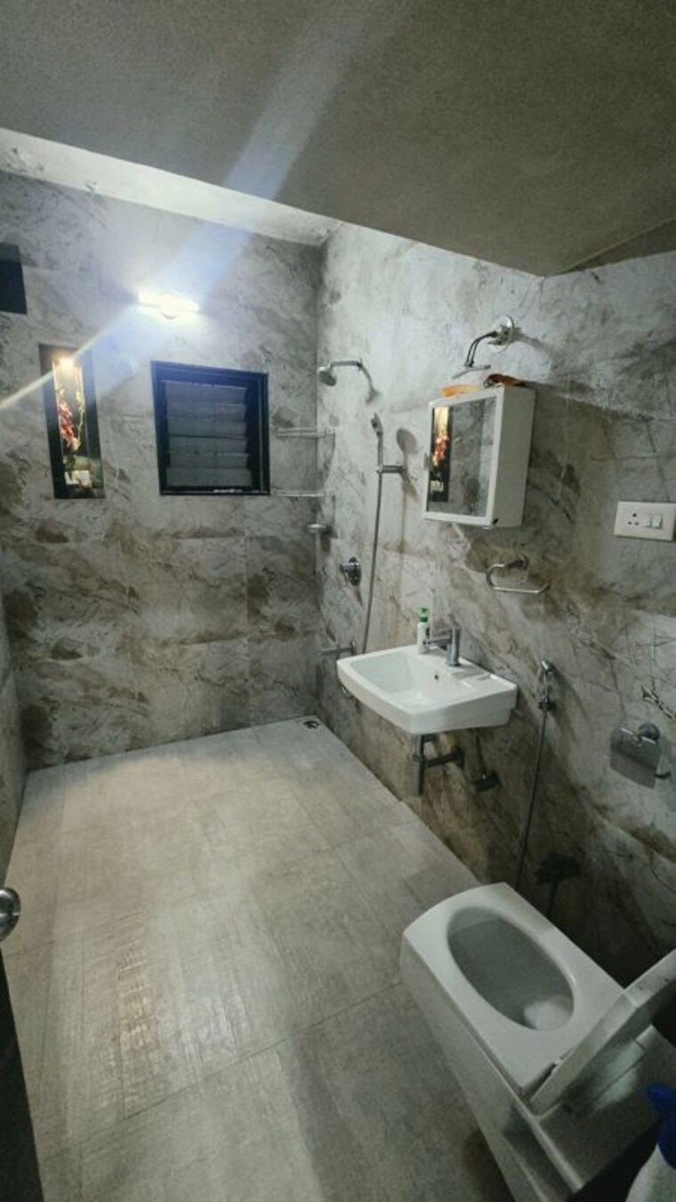 Bathroom, kumar-city-bungalows 4 Bedroom 4250 Sq.Ft. Villa In Kalyani Nagar Pune 10757882
