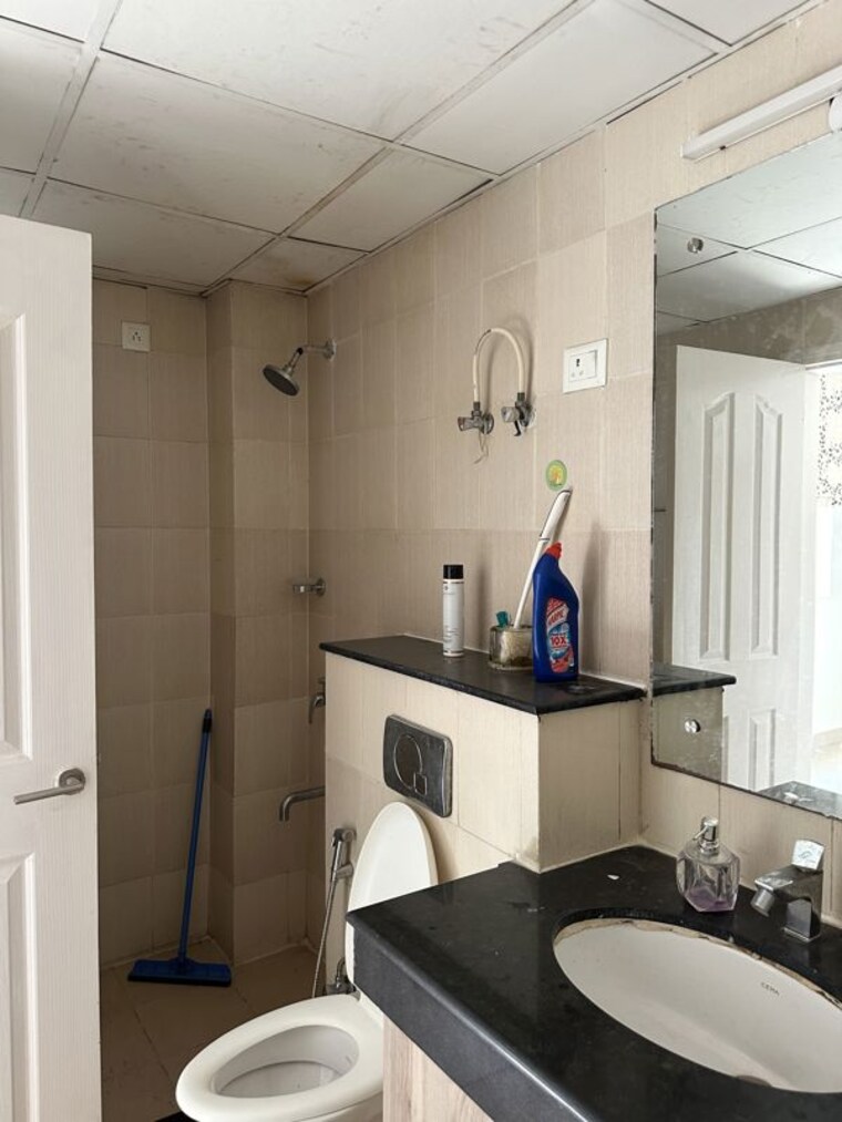 Attached Bathroom, bptp-park-prime 3.5 Bedroom 2100 Sq.Ft. Apartment In Sector 66 Gurgaon 10760601