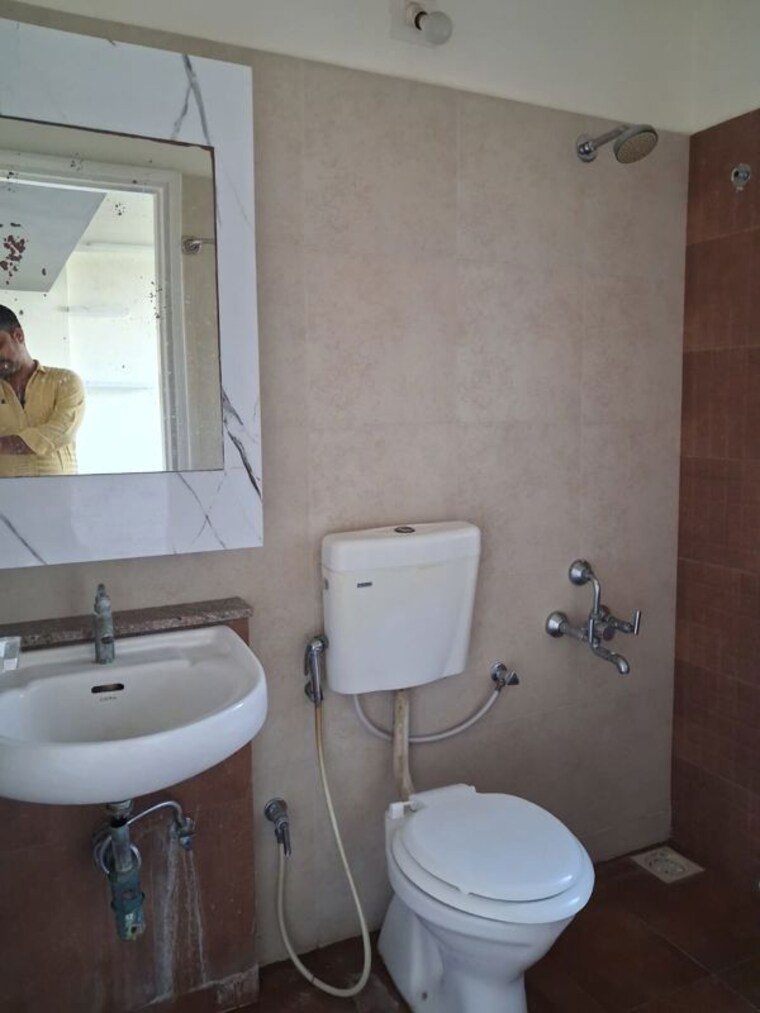 Bathroom, vishwanath-maher-homes 3 Bedroom 950 Sq.Ft. Apartment In Shela Ahmedabad 10760596
