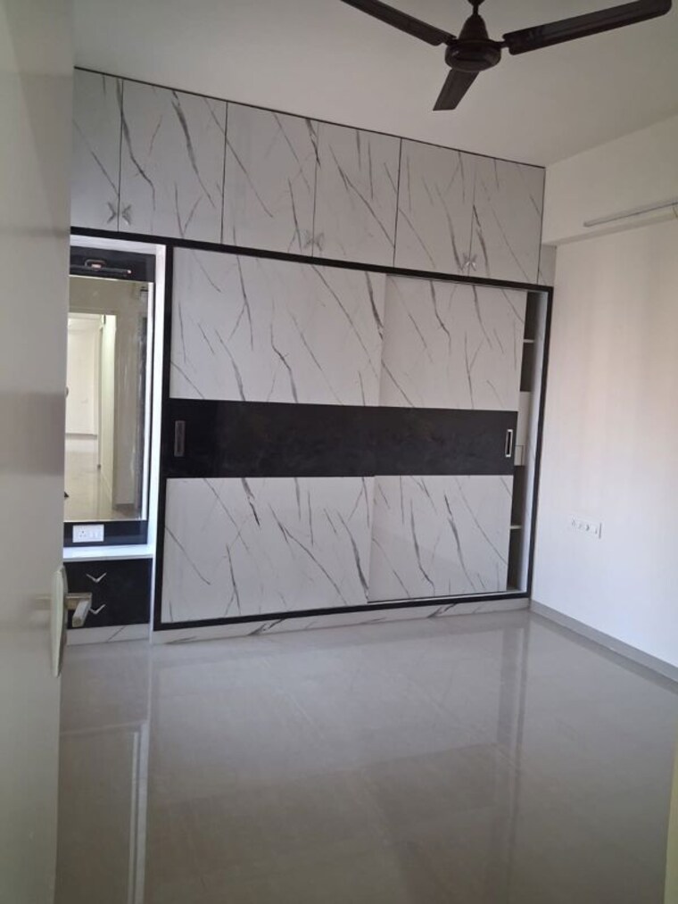 Master Bedroom, vishwanath-maher-homes 3 Bedroom 950 Sq.Ft. Apartment In Shela Ahmedabad 10760596
