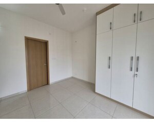 Room in 2 BHK Apartment at Sobha Dream Gardens, Thanisandra Main Road – for Rent