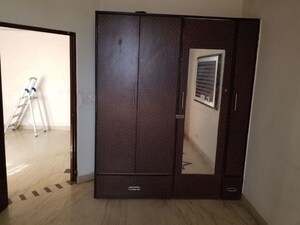 Room in 1 BHK Independent House at Sector 17 – for Rent