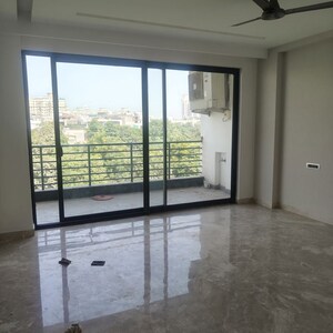 Room in 4 BHK Builder Floor at Dlf Phase I – for Sale