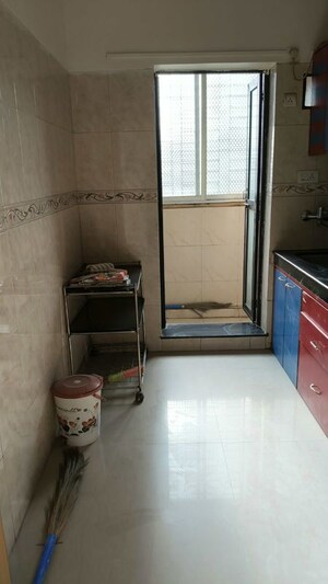 Furnished Amenities in 1 BHK Apartment at K Raheja Heights, Malad East – for Rent