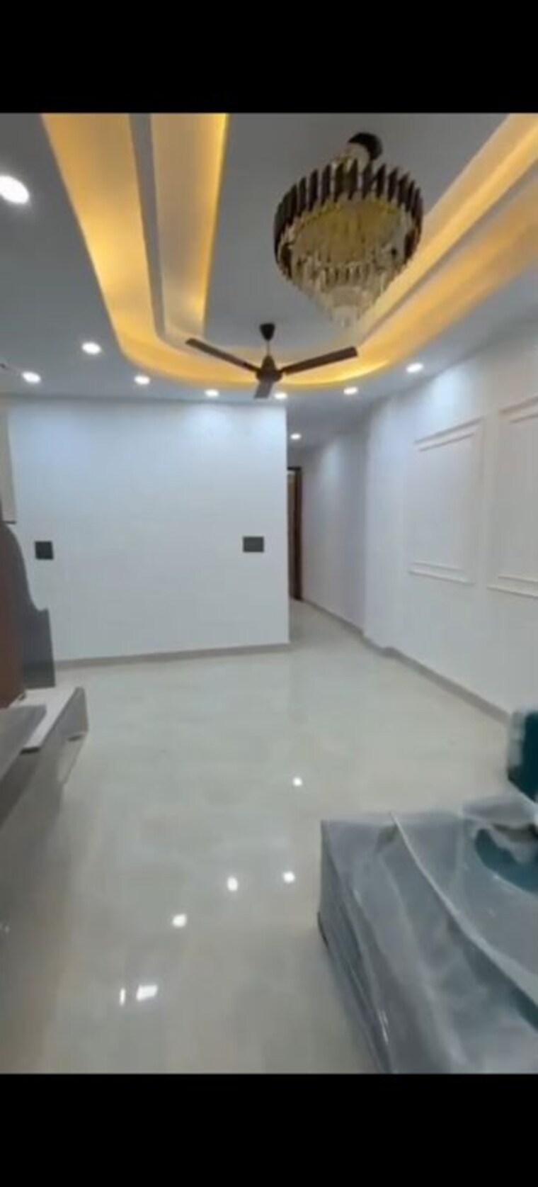 Hall, sarfabad village 3 Bedroom 1350 Sq.Ft. Builder Floor In Sarfabad Village Noida 10760687