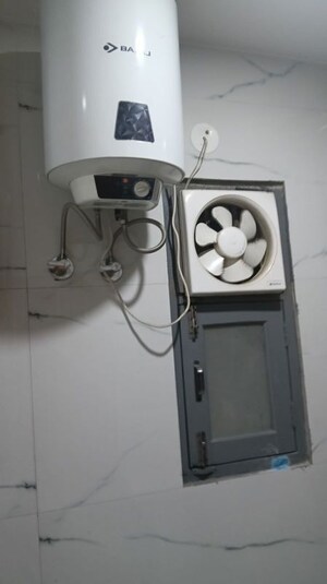 Furnished Amenities in 3 BHK Apartment at Sector 9 Dwarka – for Rent