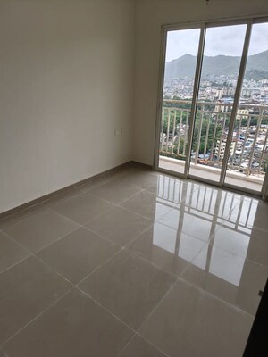 Room in 1 BHK Apartment at Vartak Nagar – for Sale