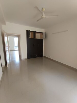 Room in 3 BHK Apartment at GPL Eden Heights, Sector 70 – for Rent