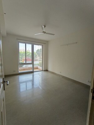 Room in 3 BHK Apartment at GPL Eden Heights, Sector 70 – for Rent