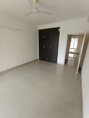 Room in 3 BHK Apartment at GPL Eden Heights, Sector 70 – for Rent