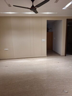 Room in 3 BHK Apartment at Vatika Sovereign Park, Sector 99 – for Rent