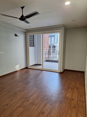 Room in 3 BHK Apartment at Vatika Sovereign Park, Sector 99 – for Rent