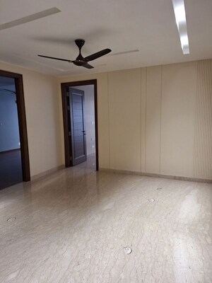 Room in 3 BHK Apartment at Vatika Sovereign Park, Sector 99 – for Rent