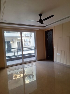 Room in 3 BHK Apartment at Vatika Sovereign Park, Sector 99 – for Rent