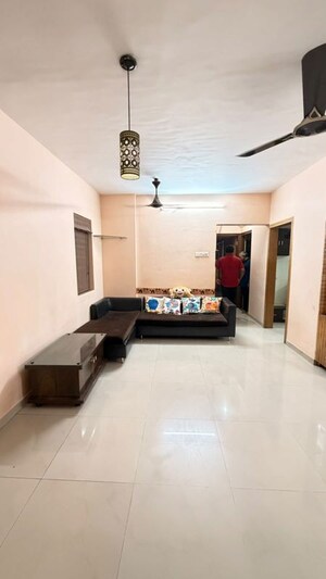 2 BHK Apartment For Rent in Harmony Tower, Ghodbunder Road