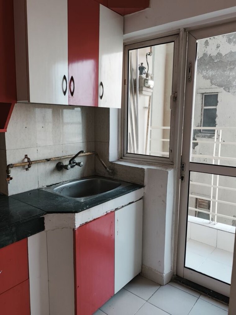 Kitchen, paras-tierea 2 Bedroom 960 Sq.Ft. Apartment In Sector 137 Noida 10760751