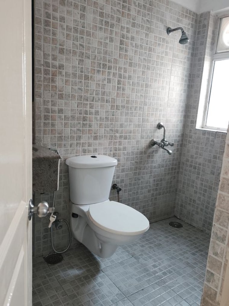 Bathroom, paras-tierea 2 Bedroom 960 Sq.Ft. Apartment In Sector 137 Noida 10760751