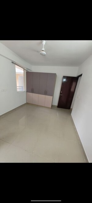 Room in 3 BHK Apartment at Signature Global City 81, Sector 81 – for Sale