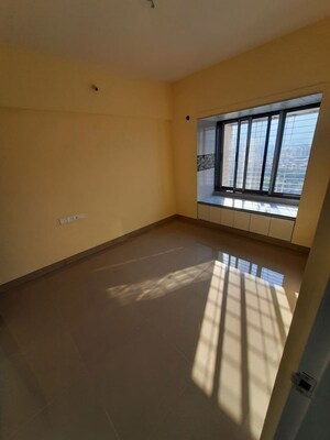 Room in 3 BHK Apartment at Hubtown Greenwoods, Vartak Nagar – for Rent