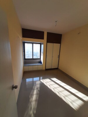 Room in 3 BHK Apartment at Hubtown Greenwoods, Vartak Nagar – for Rent