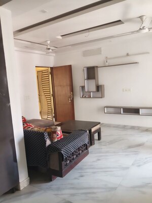 Team Area in 3 BHK Apartment at Aims Golf City, Sector 75 – for Rent