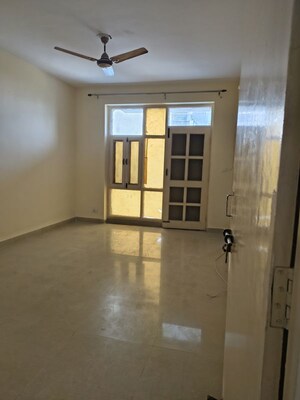 Room in 2 BHK Apartment at Omaxe Heights, Sector 86 – for Sale