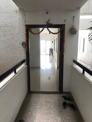 2 BHK Apartment at Izzathnagar – for Rent