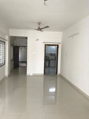 Room in 2 BHK Apartment at Izzathnagar – for Rent