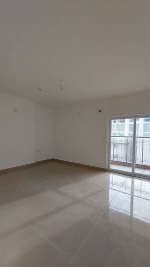Room in 4 BHK Apartment at Prestige High Fields, Gachibowli – for Sale