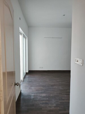 Room in 2.5 BHK Apartment at Paras Tierea, Sector 137 – for Sale