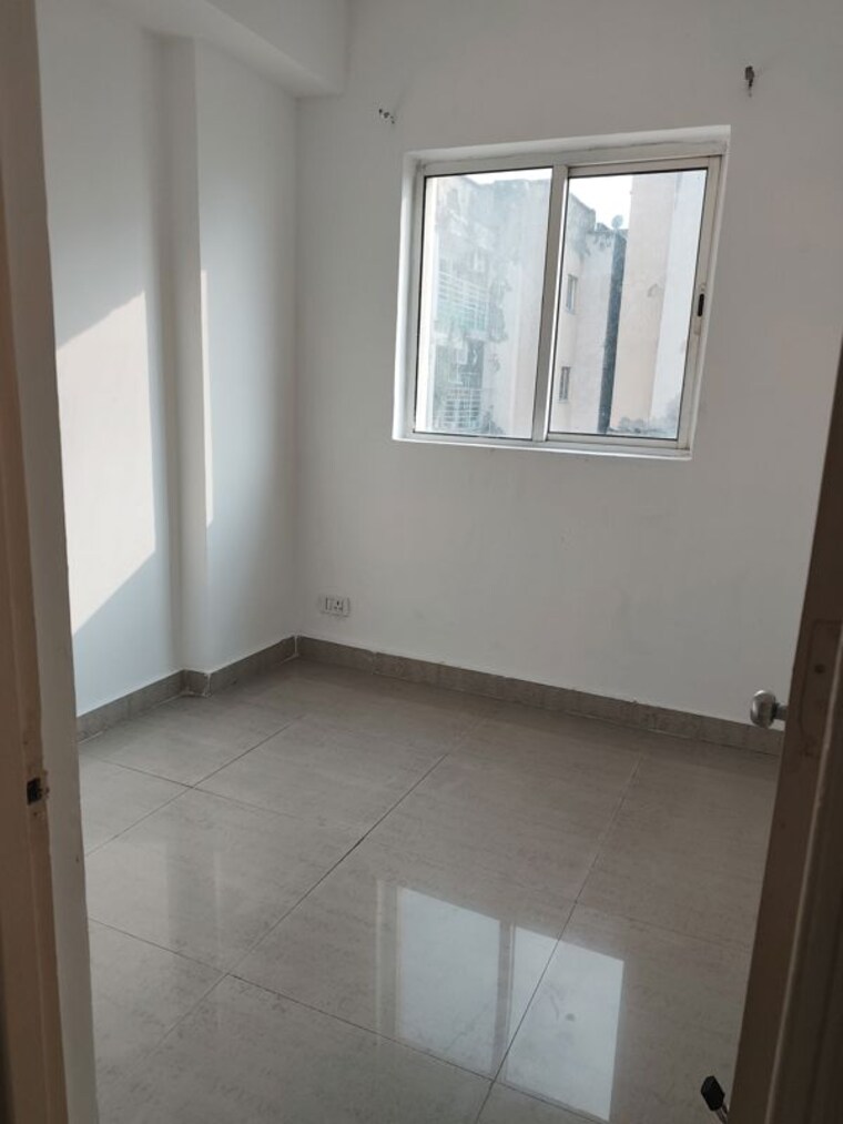 Room, paras-tierea 2.5 Bedroom 1070 Sq.Ft. Apartment In Sector 137 Noida 10760834