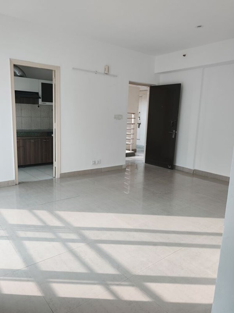 Room, paras-tierea 2.5 Bedroom 1070 Sq.Ft. Apartment In Sector 137 Noida 10760834