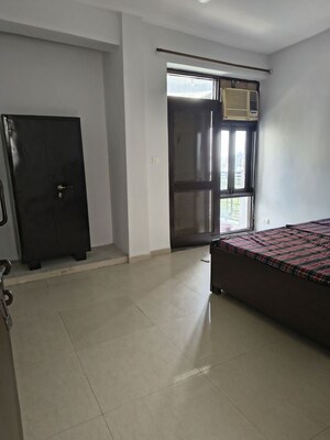 Room in 2 BHK Apartment at Omaxe Heights, Sector 86 – for Rent