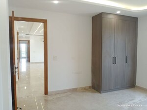 Room in 3 BHK Apartment at Freedom Fighters Enclave – for Rent