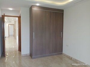 Room in 3 BHK Apartment at Freedom Fighters Enclave – for Rent