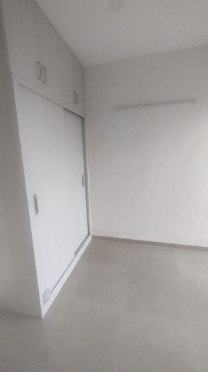 Room in 2 BHK Apartment at Mahagun Mywoods II, Sector 16c Greater Noida – for Rent