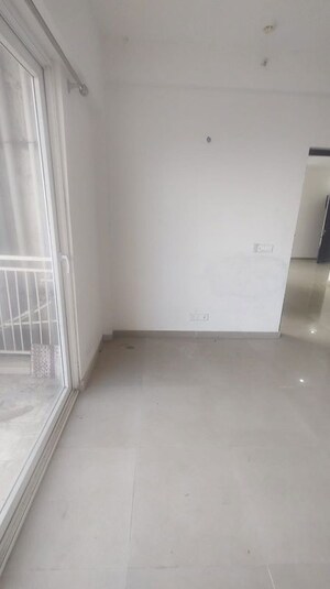 Room in 2 BHK Apartment at Mahagun Mywoods II, Sector 16c Greater Noida – for Rent