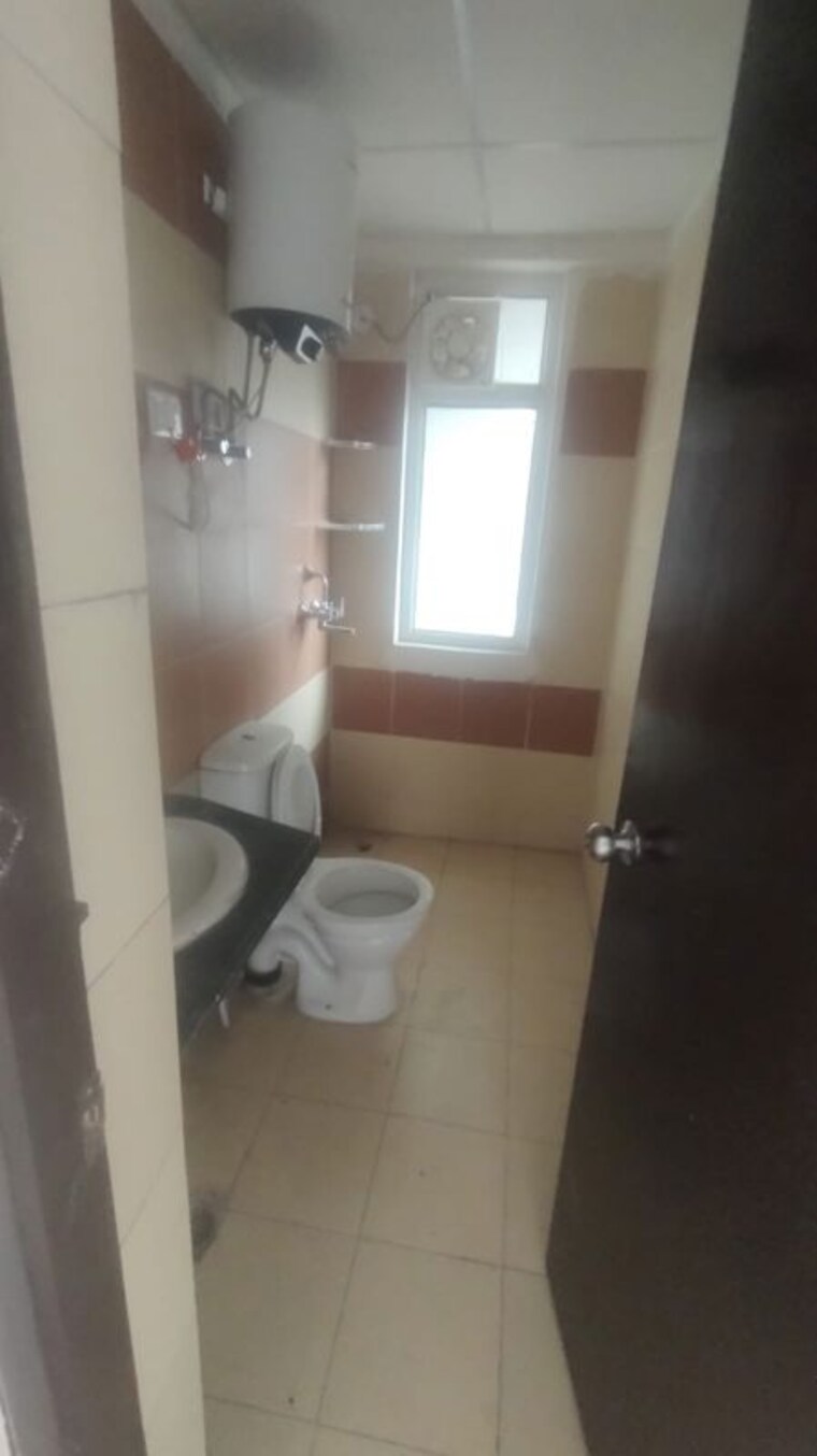 Bathroom, mahagun-mywoods-ii 2 Bedroom 935 Sq.Ft. Apartment In Sector 16c Greater Noida Greater Noida 10760916