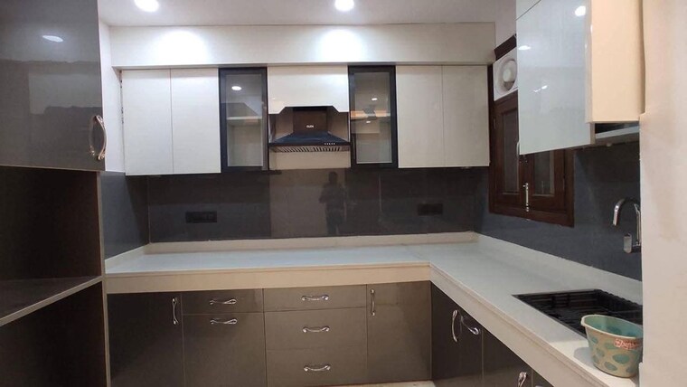 Kitchen, freedom fighters enclave 3 Bedroom 2000 Sq.Ft. Apartment In Freedom Fighters Enclave Delhi 10760926
