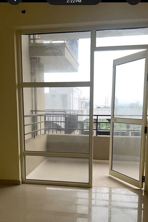 Room in 3 BHK Apartment at Pyramid Infinity, Sector 70 – for Rent