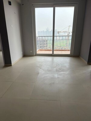 Room in 3 BHK Apartment at Pyramid Infinity, Sector 70 – for Rent
