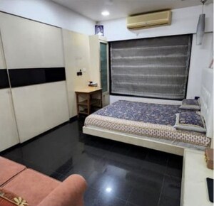 Room in 4 BHK Apartment at DLH Legacy, Juhu – for Sale