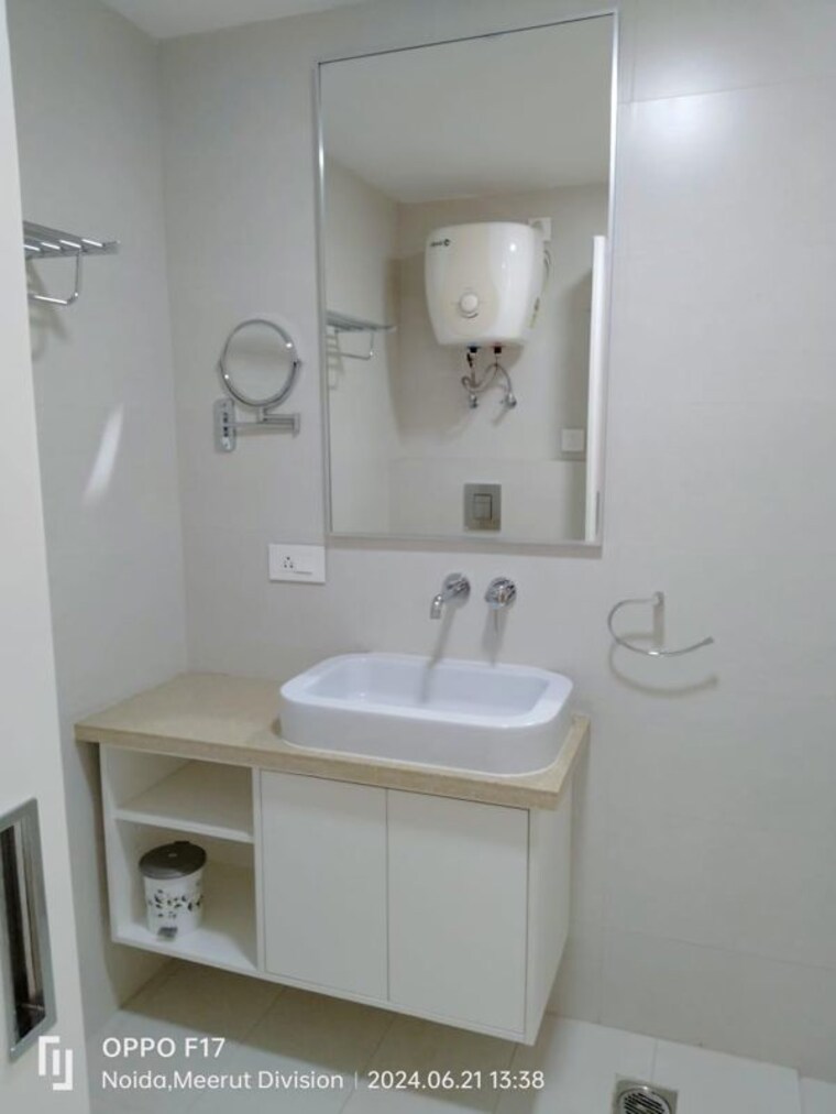 Bathroom, sector 105 2 Bedroom 1742 Sq.Ft. Builder Floor In Sector 105 Noida 10760937