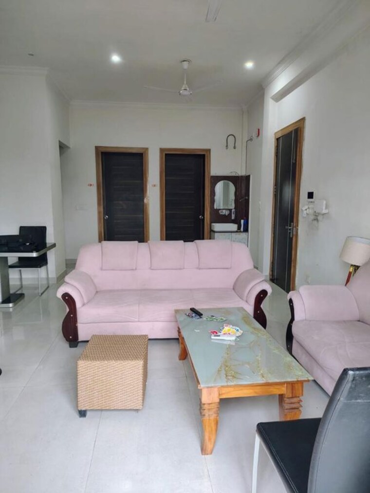 Living Room, sector 105 2 Bedroom 1742 Sq.Ft. Builder Floor In Sector 105 Noida 10760937